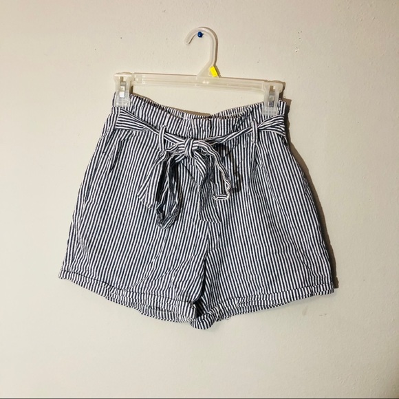 a'gaci Pants - High-waisted shorts